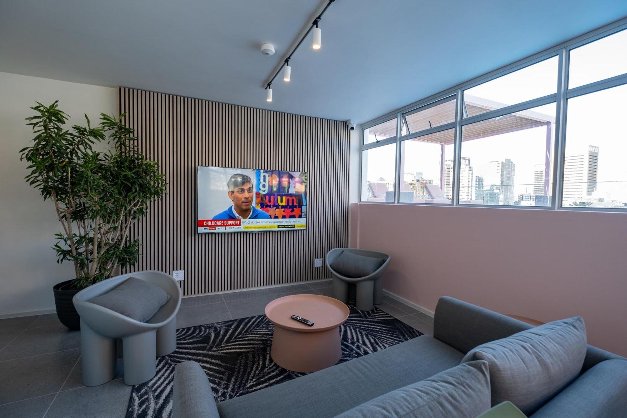 The Rose 307: Modern With Pool Cape Town