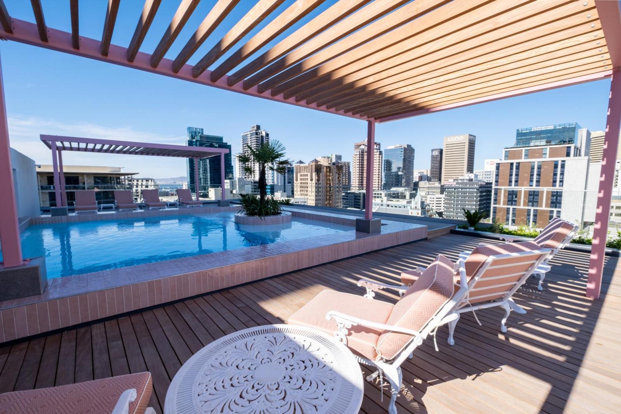 The Rose 307: Modern With Pool *